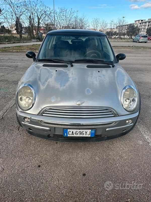 Usata Mini Cooper 116 CV (85 kW) 2001 Grigio Utilitaria