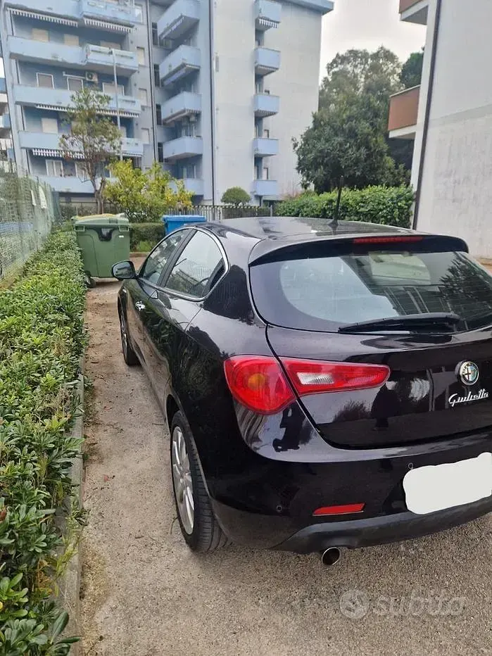 Usata Alfa Romeo Giulietta 109 CV (80 kW) 2013 Nero Utilitaria