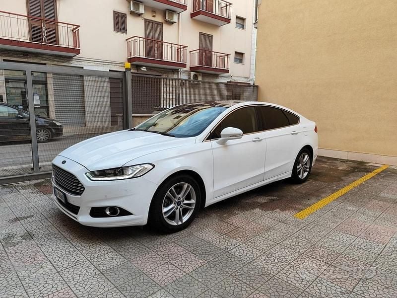 Bianco Usata 2016 Ford Mondeo Titanium Berlina | 12.000 € (Buon prezzo) - Immagine 1/4