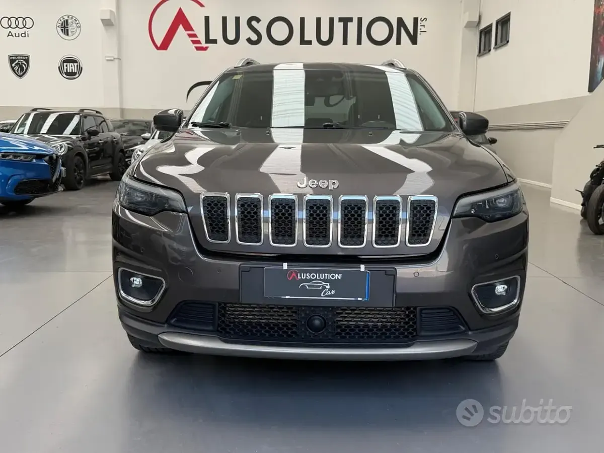 Usata Jeep Cherokee Limited 194 CV (142 kW) 2019 Grigio SUV