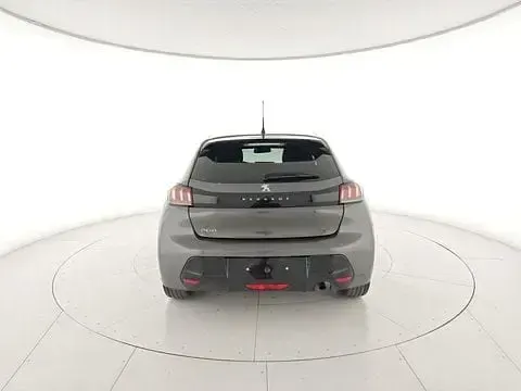 Usata Peugeot 208 Allure 101 CV (74 kW) 2023 Argento Utilitaria