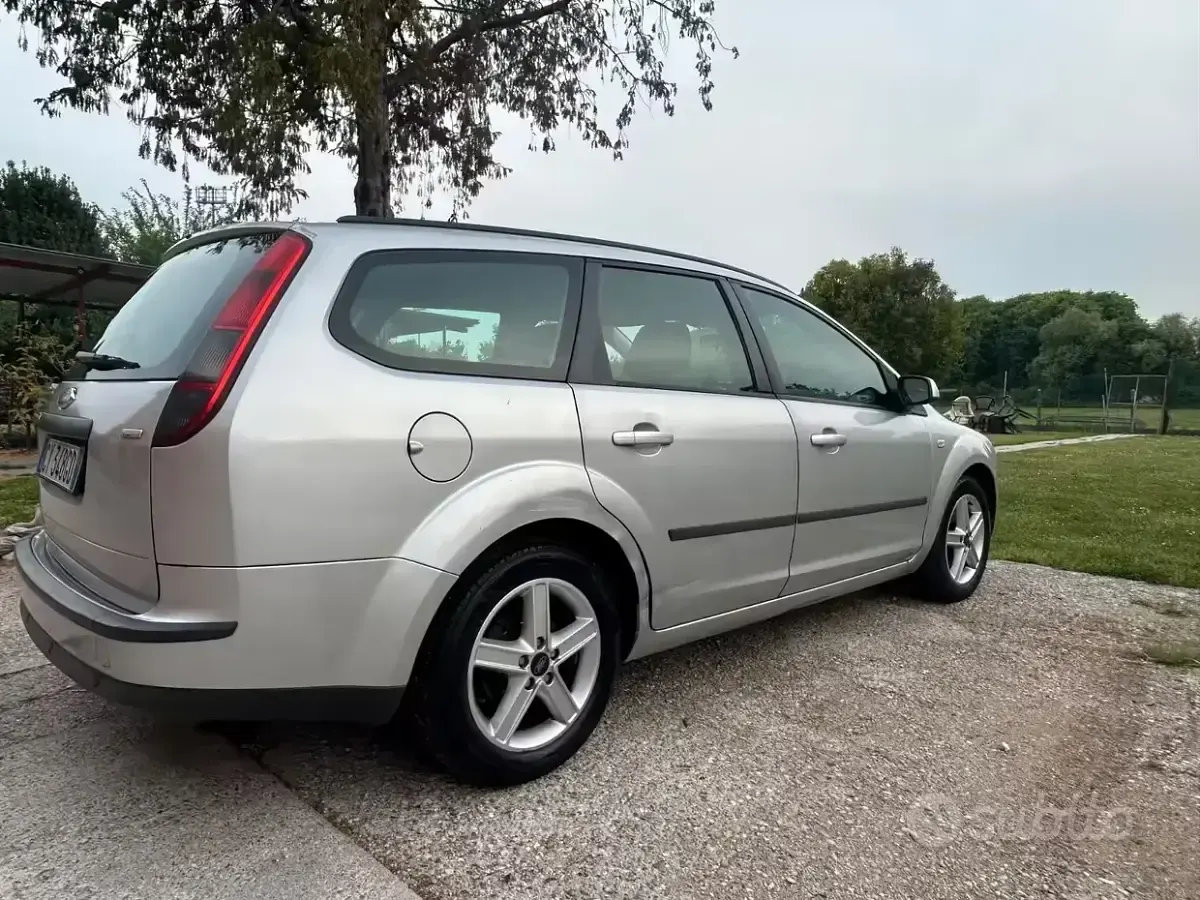 Usata Ford Focus 90 CV (66 kW) 2005 Station wagon