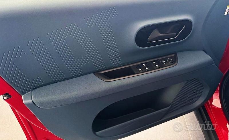 Nuova Fiat Grande Panda La Prima 110 CV (80 kW) 2025 Rosso Utilitaria