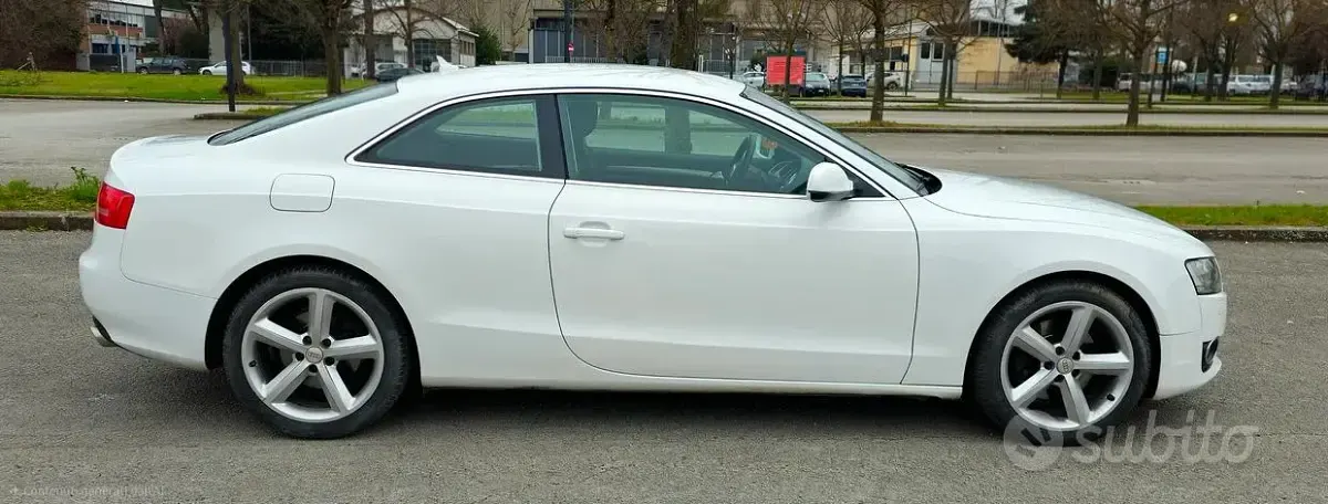 Usata Audi A5 Ambition 190 CV (139 kW) 2010 Bianco Coupé