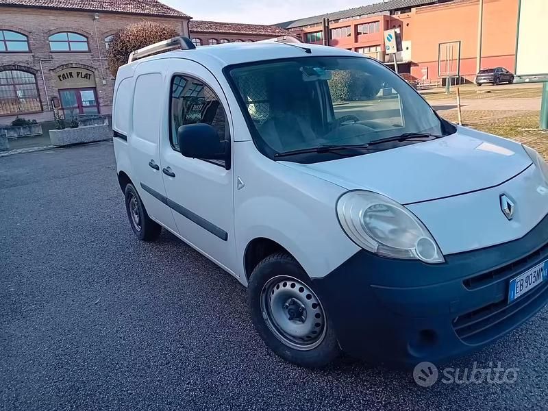 Usata Renault Kangoo 85 CV (62 kW) 2010 Bianco Monovolume
