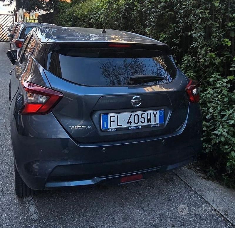 Używany Nissan Micra Tekna 90 KM (66 kW) 2017 Szary Hatchback