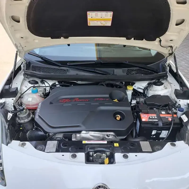 Usata Alfa Romeo Giulietta Super 120 CV (88 kW) 2016 Bianco Utilitaria