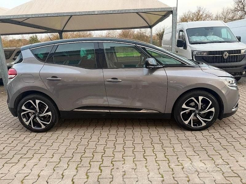 Usata Renault Mégane IV Bose Edition 110 CV (80 kW) 2017 Grigio Berlina