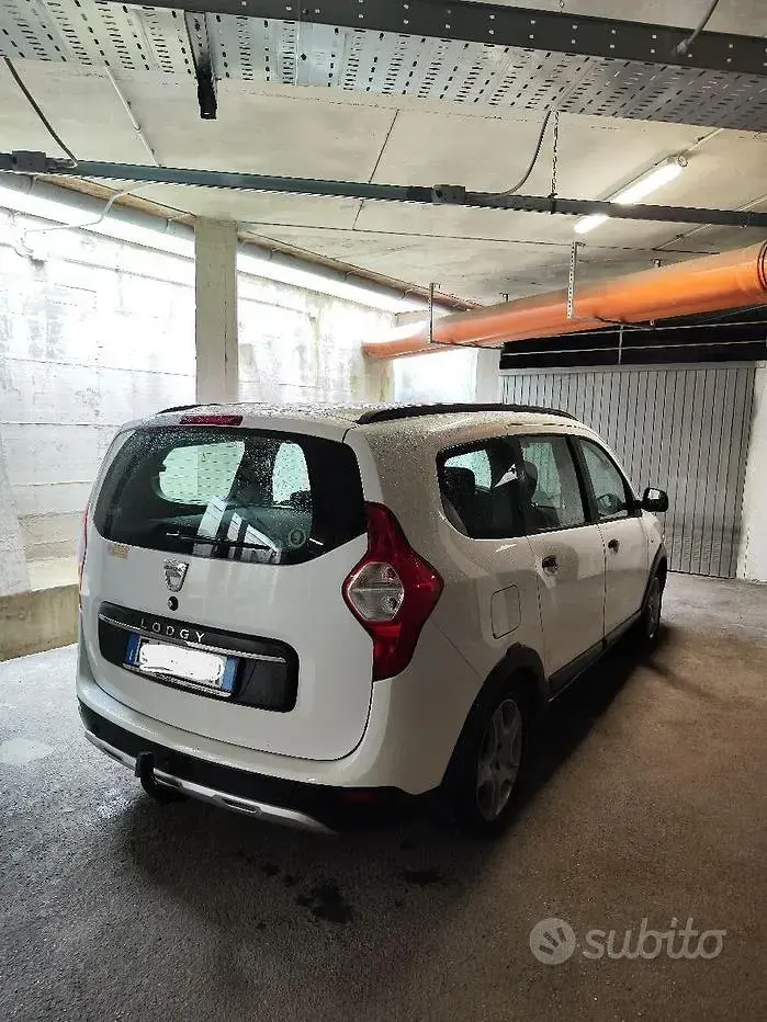 Usata Dacia Lodgy Stepway 100 CV (73 kW) 2017 Bianco Monovolume