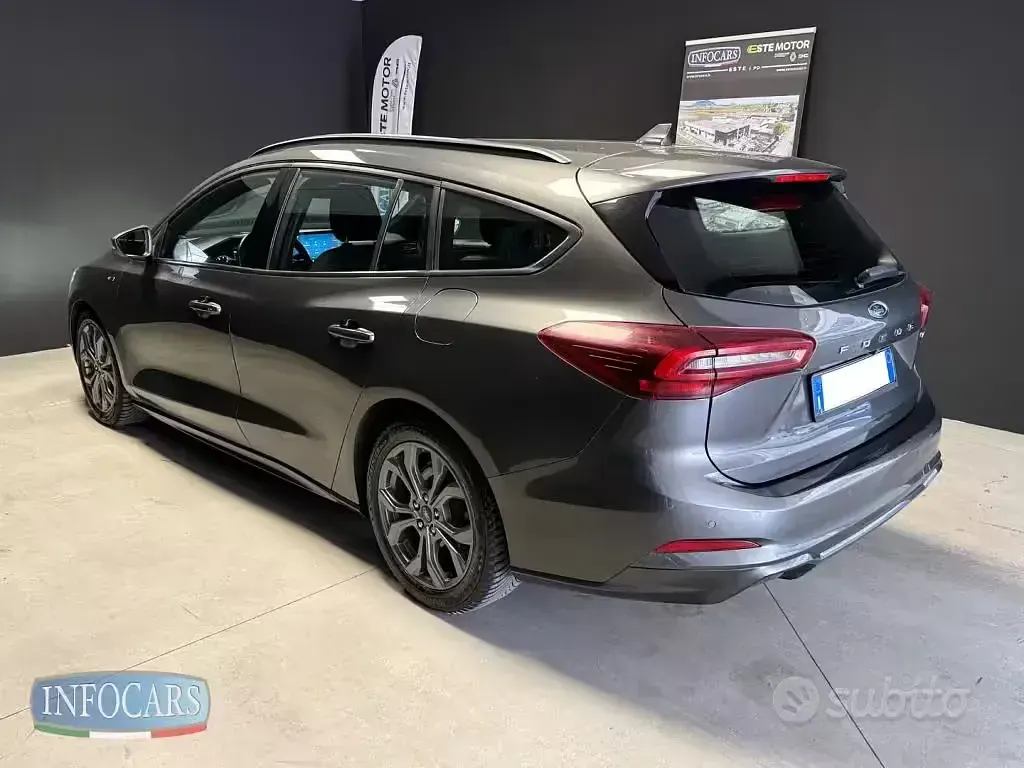 Usata Ford Focus ST 155 CV (114 kW) 2023 Grigio Station wagon