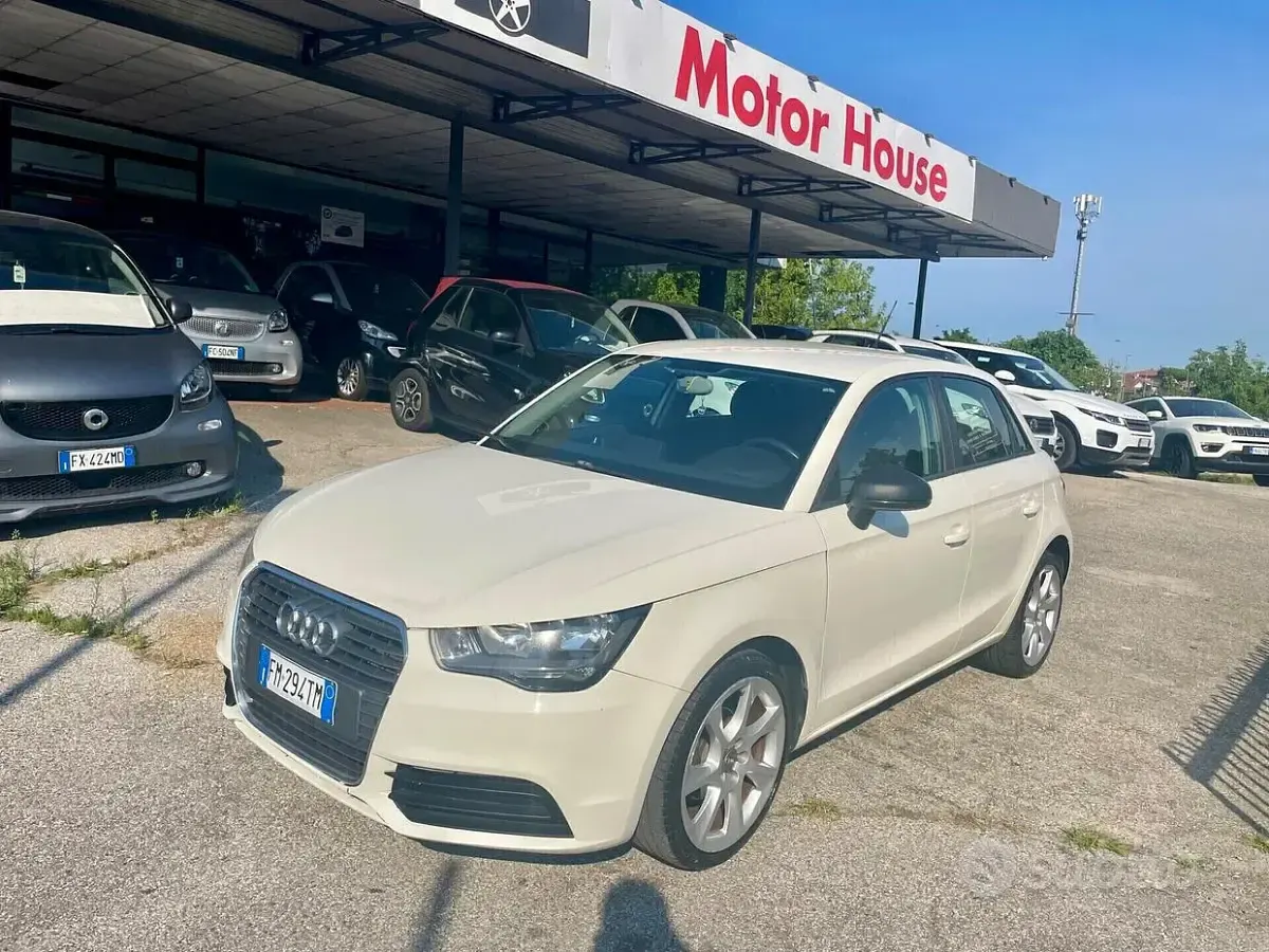 Usata Audi A1 Sportback Ambition 90 CV (66 kW) 2014 Bianco Utilitaria