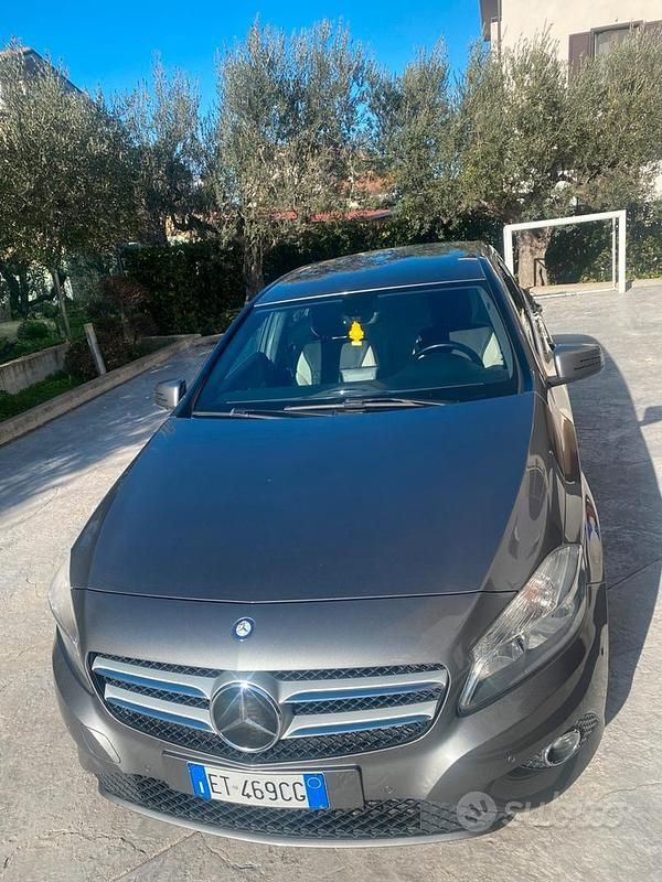 Usata Mercedes A200 136 CV (100 kW) 2013 Grigio Berlina
