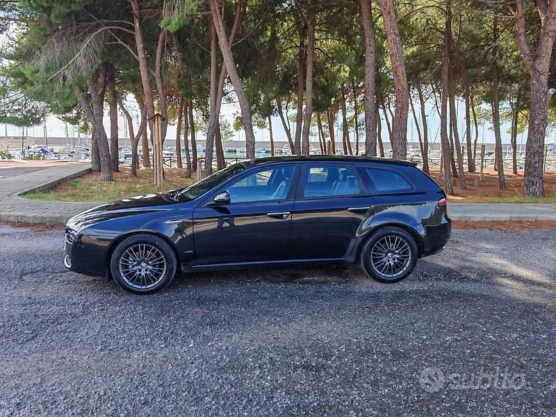 Usata Alfa Romeo 159 170 CV (125 kW) 2011 Nero Berlina