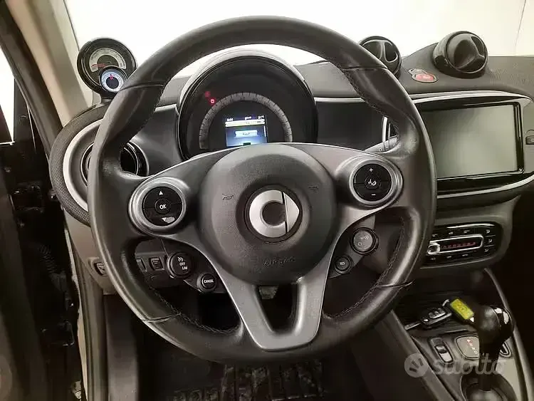 Usata Smart ForTwo Coupé Passion 41 kW (56 CV) 2021 Nero Utilitaria