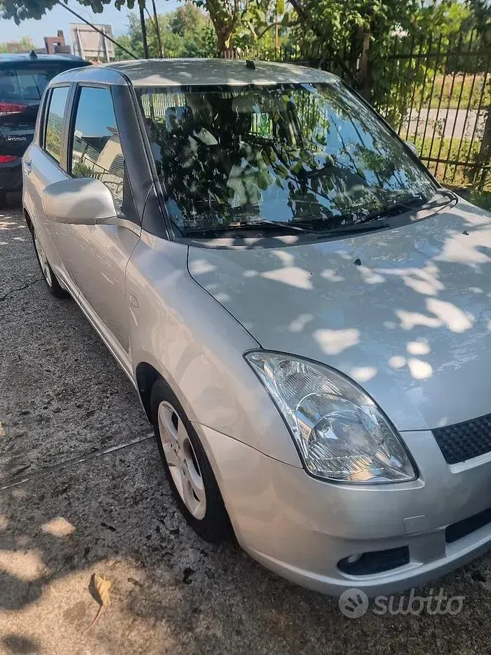 Usata Suzuki Swift 92 CV (67 kW) 2010 Grigio Utilitaria