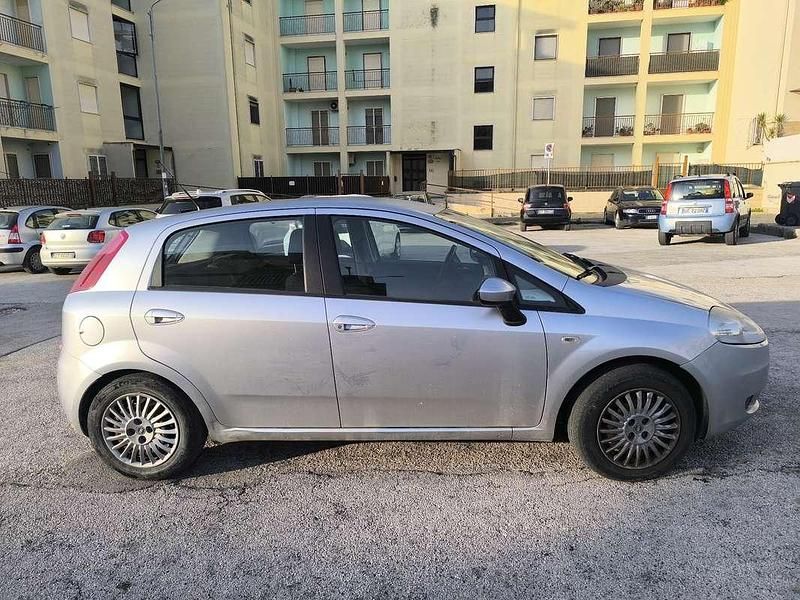 Usata Fiat Grande Punto 77 CV (56 kW) 2007 Utilitaria