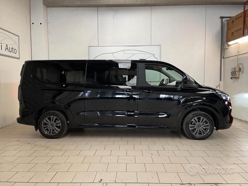Usata Ford Transit Tourneo Titanium 170 CV (125 kW) 2025 Nero Monovolume