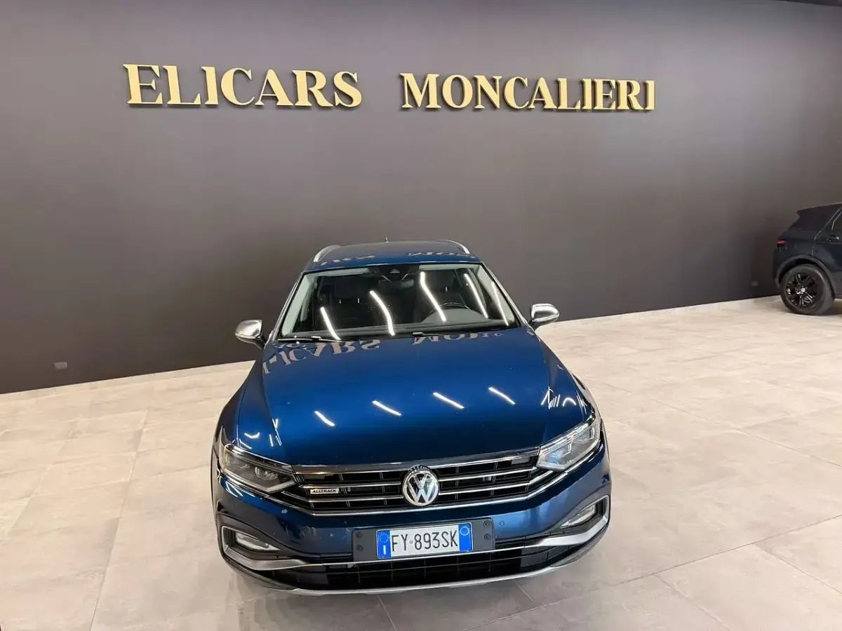 Usata VW Passat 239 CV (175 kW) 2019 Blu/azzurro Station wagon