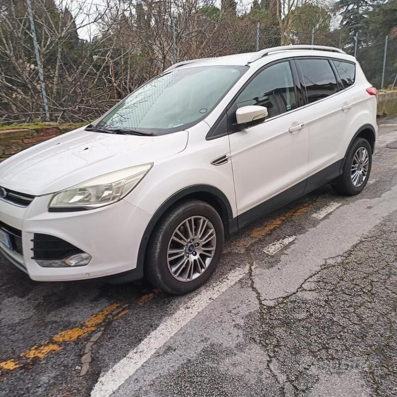 Usata Ford Kuga 140 CV (102 kW) 2014 Bianco SUV