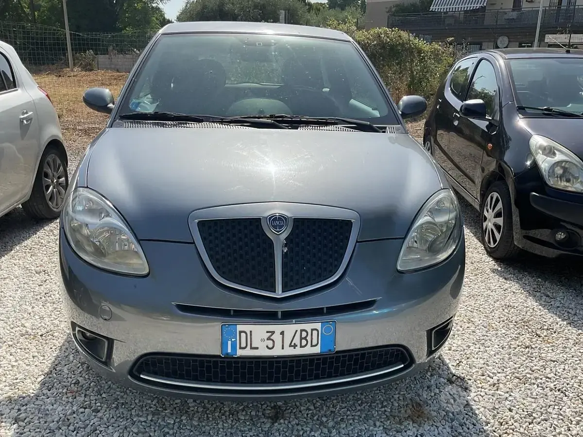 Usata Lancia Ypsilon 60 CV (44 kW) 2008 Grigio Utilitaria
