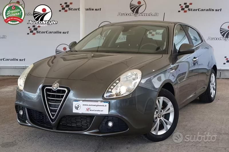 Usata Alfa Romeo Giulietta Distinctive 105 CV (77 kW) 2014 Grigio Utilitaria