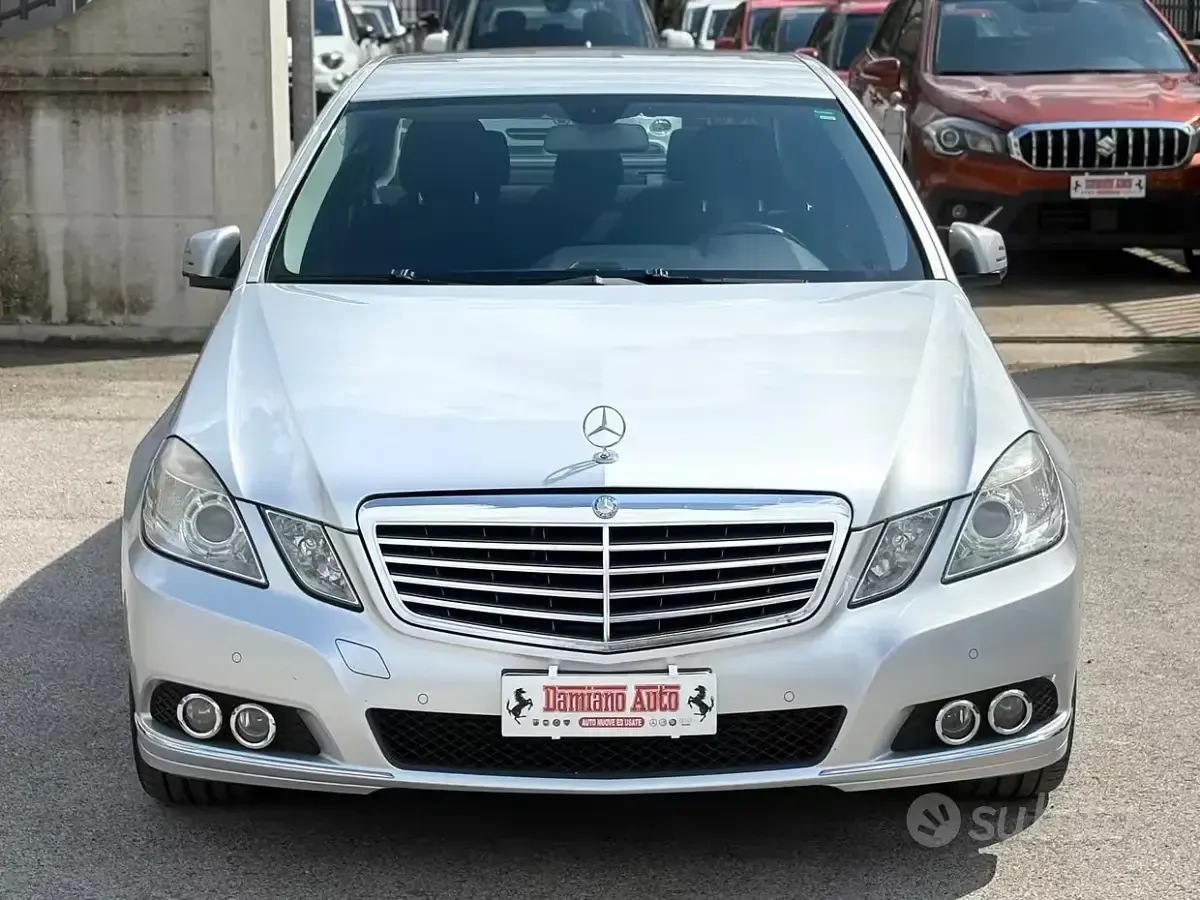 Usata Mercedes E250 Elegance 204 CV (150 kW) 2010 Grigio Berlina
