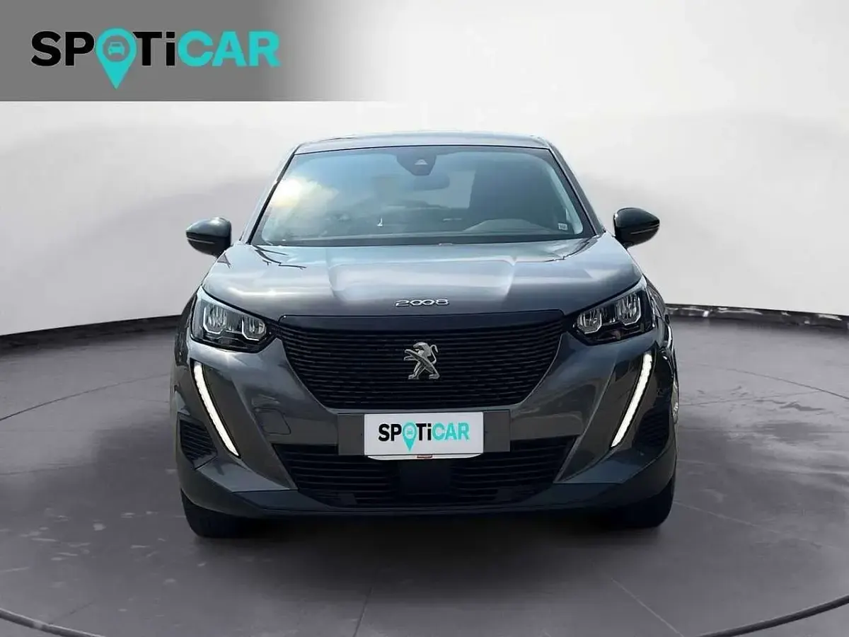 Usata Peugeot 2008 Active 101 CV (74 kW) 2022 Grigio SUV