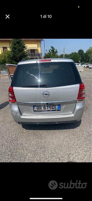Usata 2008 Opel Zafira Monovolume | 2300 € - Immagine 1/4