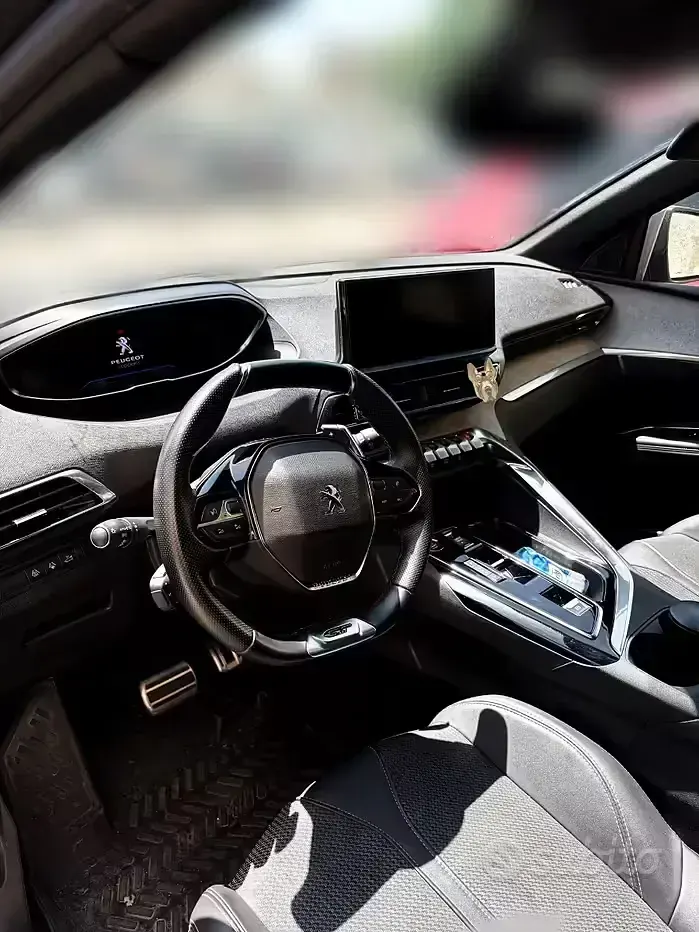 Usata Peugeot 3008 GT-line 131 CV (96 kW) 2023 Grigio SUV