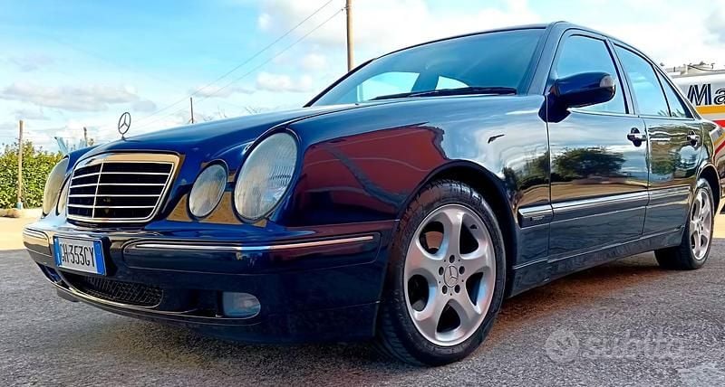 Usata Mercedes E270 2001 Blu Berlina