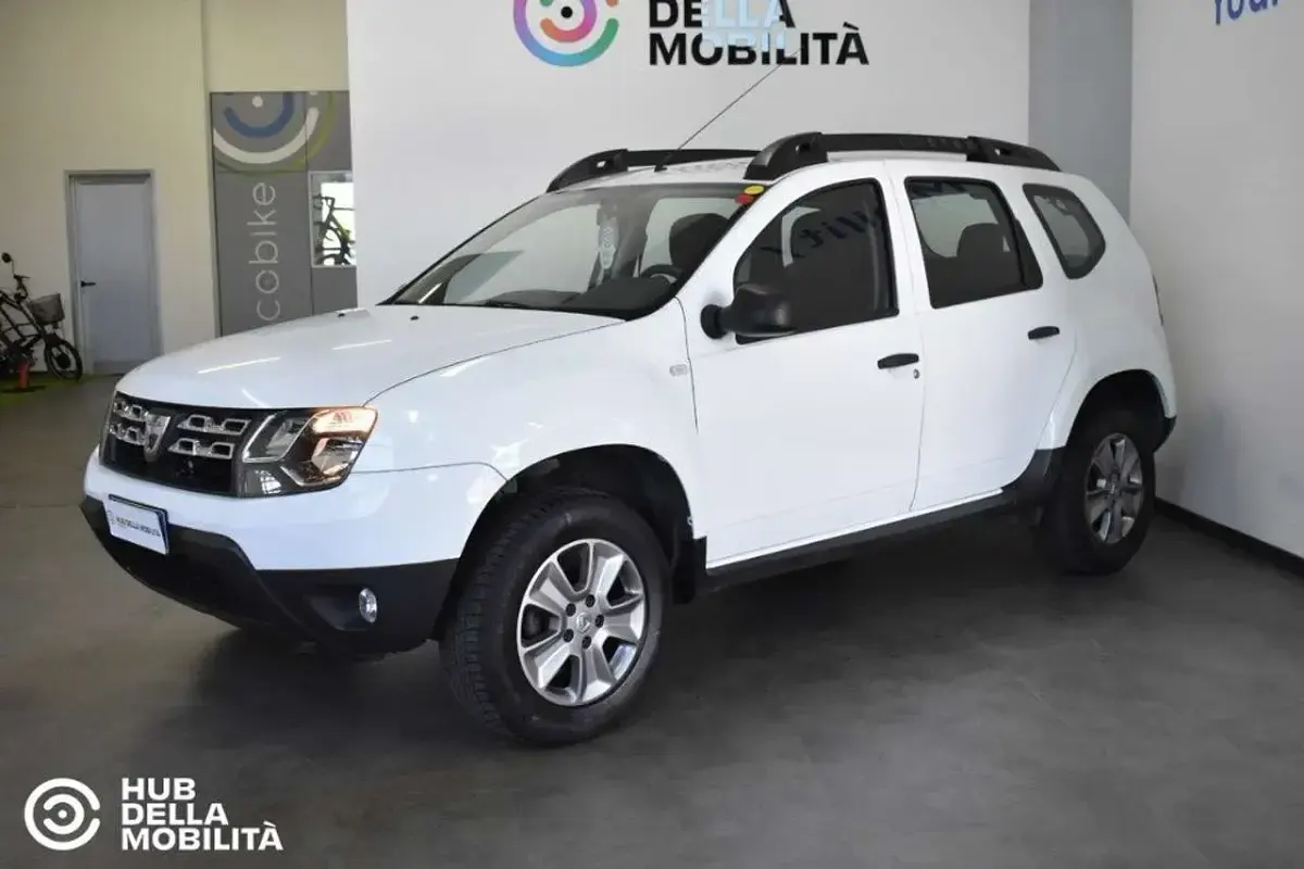 Usata Dacia Duster Ambiance 114 CV (83 kW) 2017 Bianco SUV