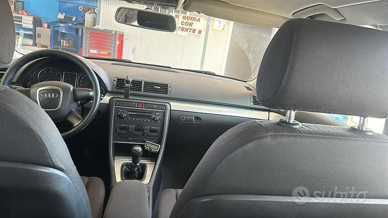 Usata Audi A4 101 CV (74 kW) 2005 Nero Station wagon