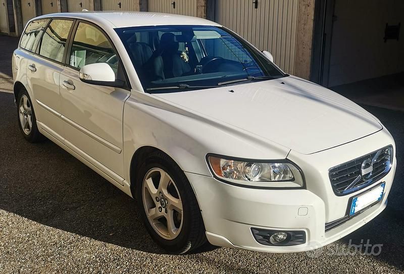 Usata Volvo V50 Plus 114 CV (83 kW) 2011 Bianco Station wagon