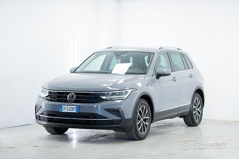 Grigio Usata 2021 VW Tiguan Life SUV | 26.900 € (Buon prezzo) - Immagine 1/3