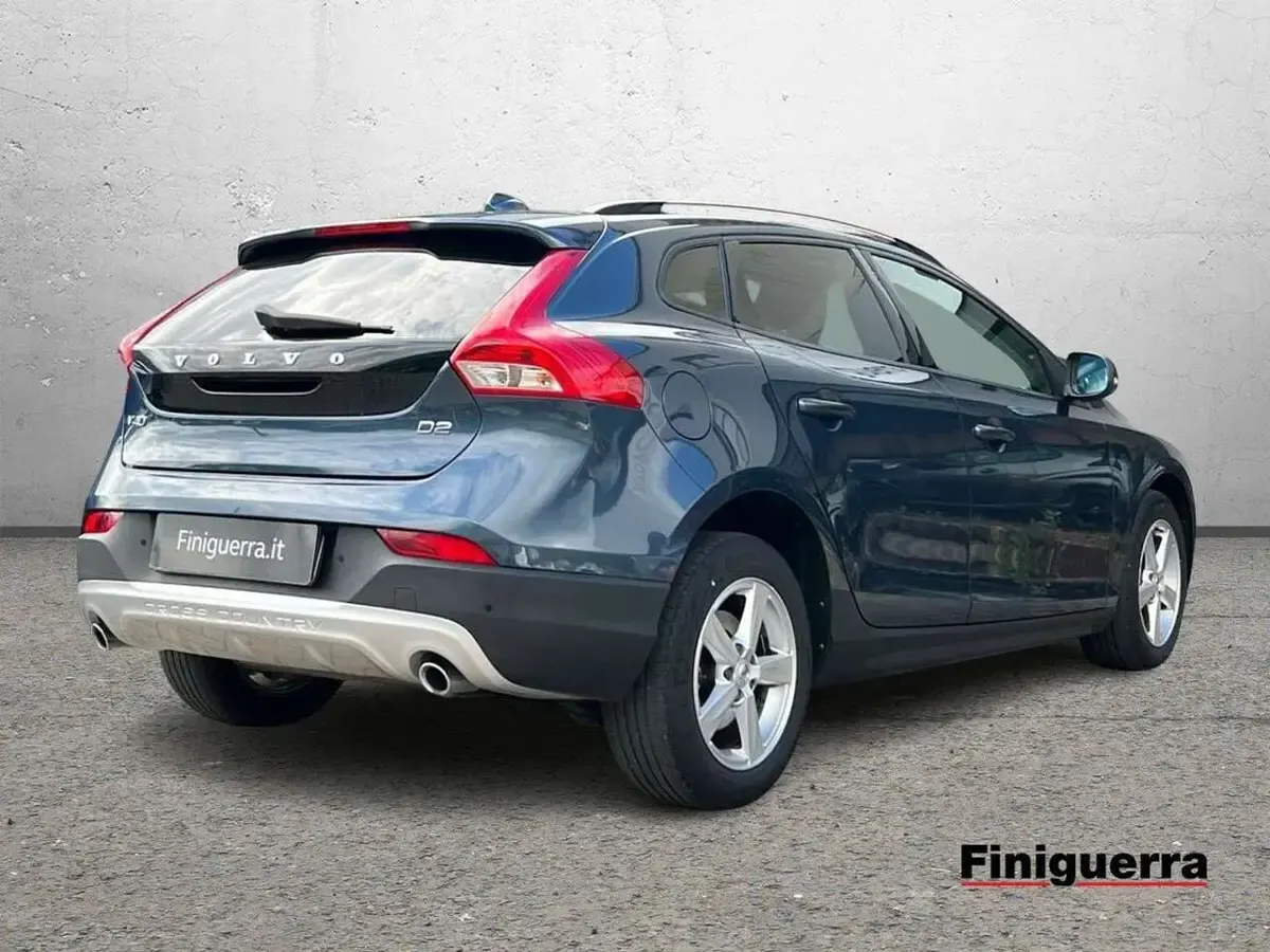 Usata Volvo V40 Business Edition 120 CV (88 kW) 2019 Other Utilitaria