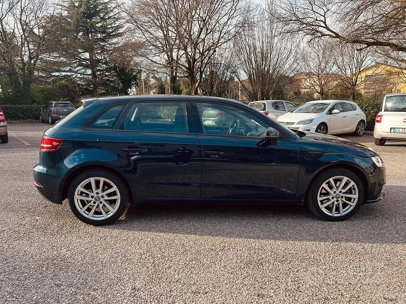 Usata Audi A3 Business 150 CV (110 kW) 2019 Blu Berlina
