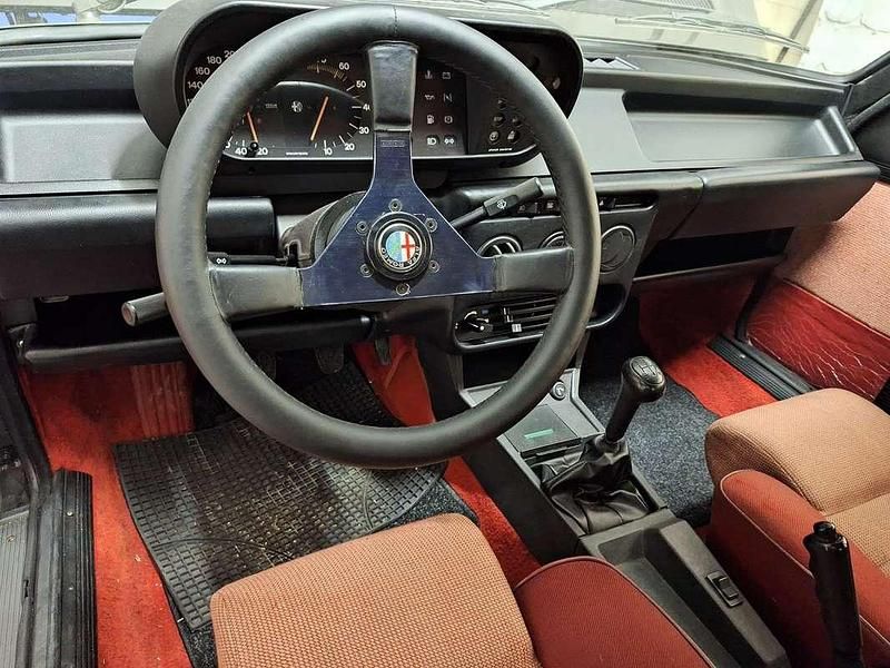 Usata Alfa Romeo Giulietta 170 CV (125 kW) 1983 Nero Berlina