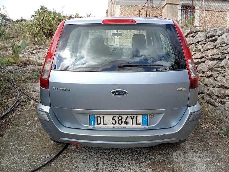 Usata Ford Fusion 68 CV (50 kW) 2008 Blu Berlina