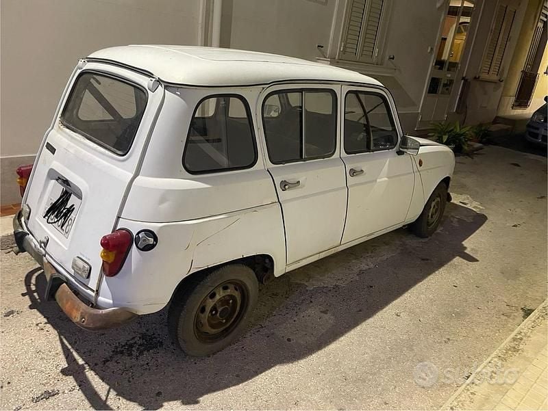 Usata 1991 Renault R4 Tre volumi | 1500 € - Immagine 1/4