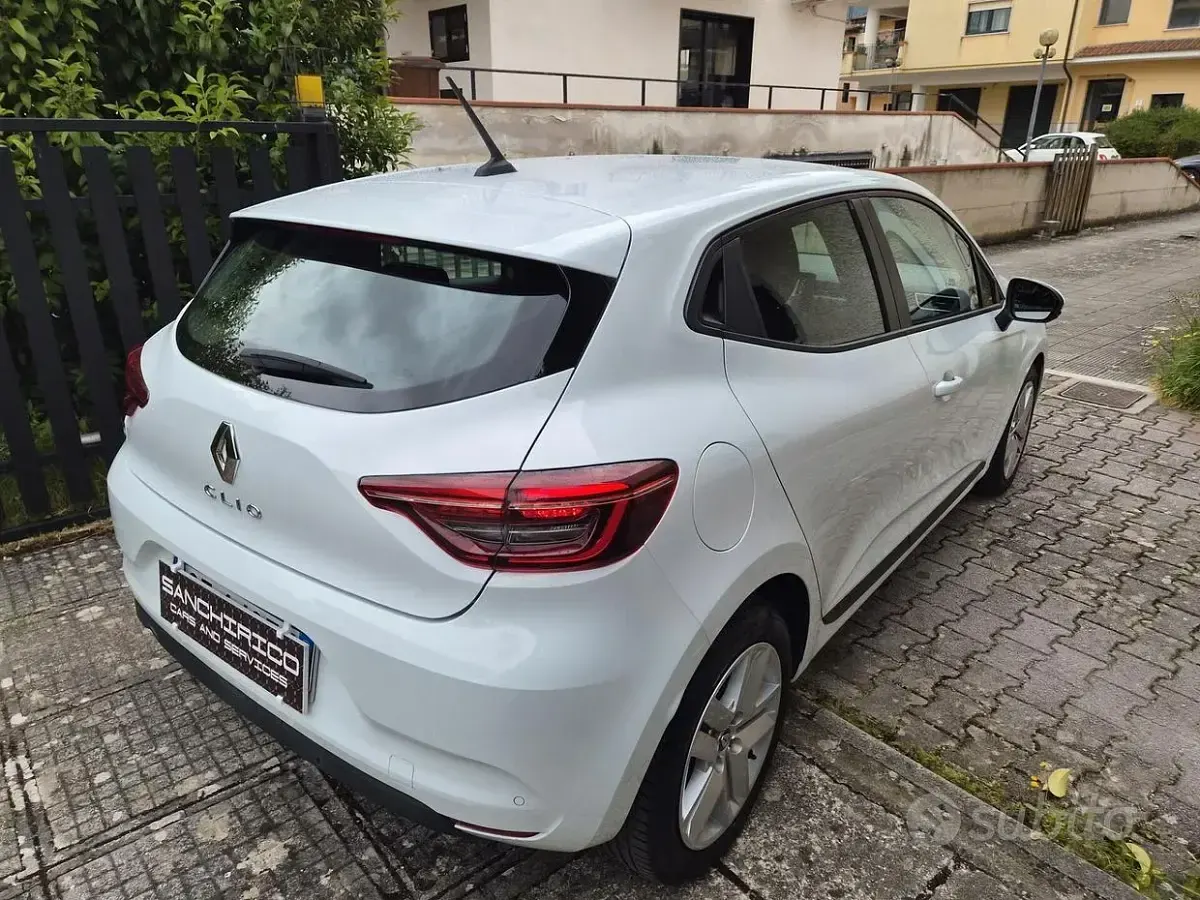 Usado Renault Clio V Life 91 CV (66 kW) 2021 Blanco Berlina