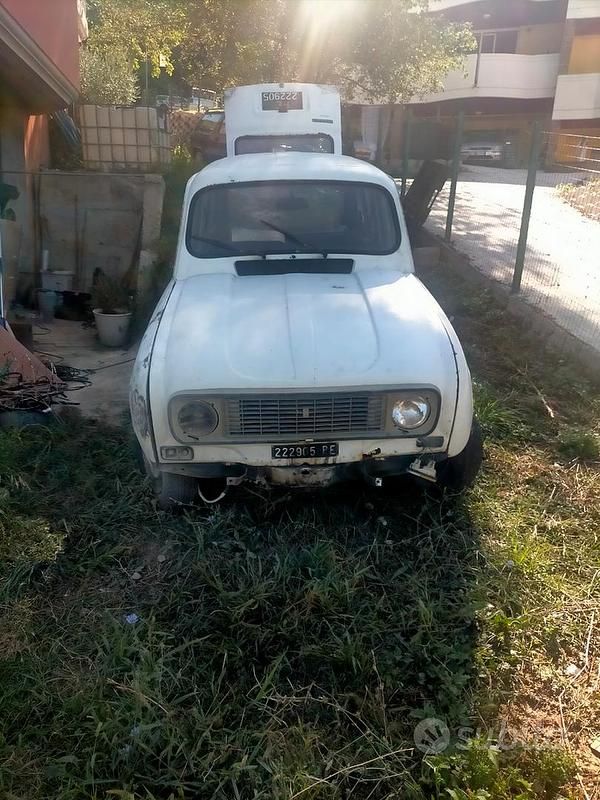 Bianco Usata 1983 Renault R4 Monovolume | 3000 € - Immagine 1/4