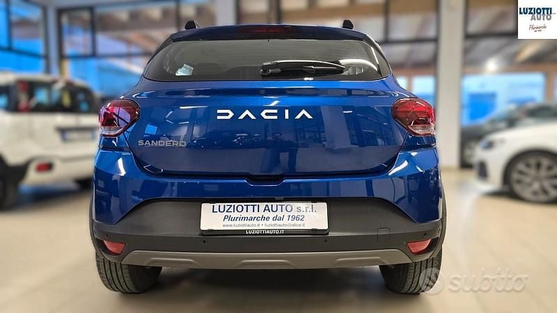 Usata Dacia Sandero Journey 101 CV (74 kW) 2023 Blu Berlina