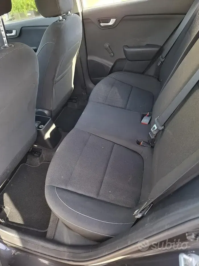 Begagnad Kia Rio 77 HK (56 kW) 2017 Grå Sedan