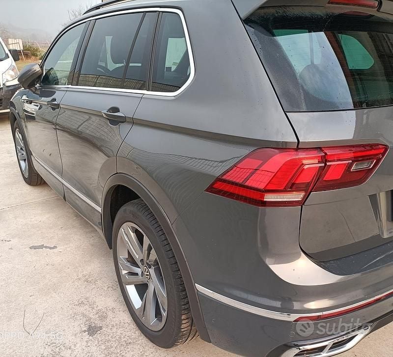 Usata VW Tiguan R-line 150 CV (110 kW) 2021 Grigio SUV