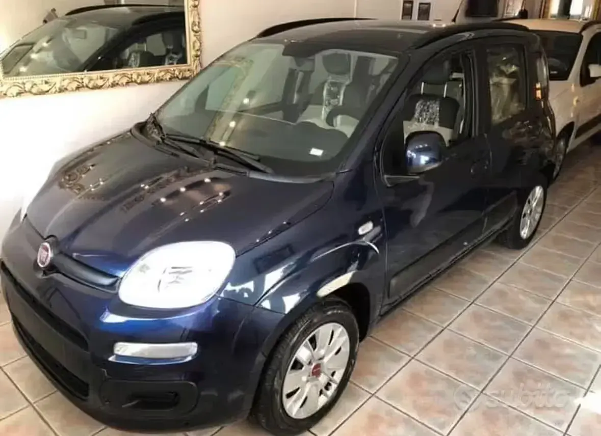 Usata Fiat Panda Lounge 69 CV (50 kW) 2015 Bluazzurro Utilitaria