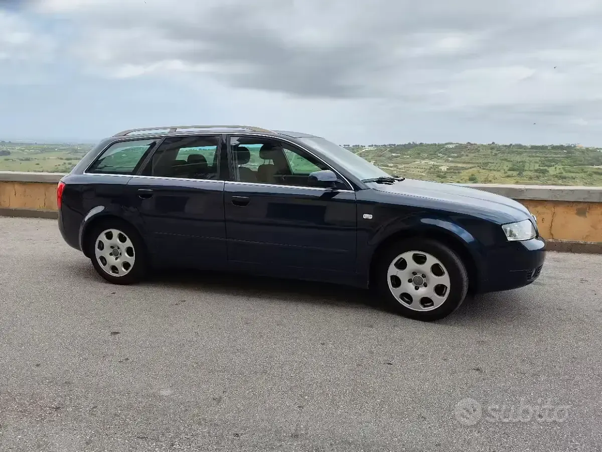 Usata Audi A4 130 CV (95 kW) 2004 Bluazzurro Station wagon