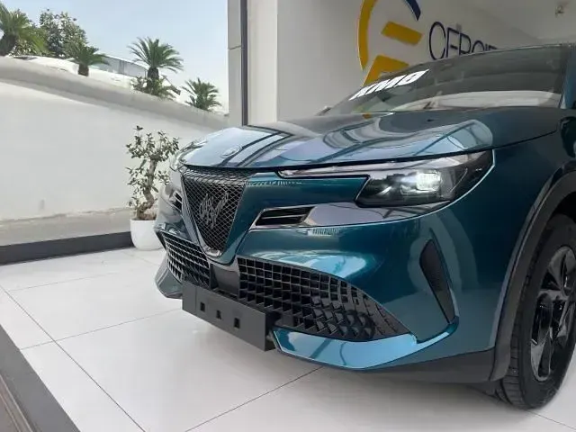 Nuova Alfa Romeo GT Junior Edizione Speciale 136 CV (100 kW) 2025 Blu metallizzato SUV