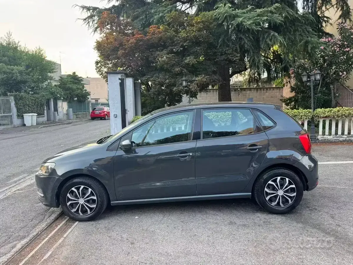 Usata VW Polo 75 CV (55 kW) 2014 Grigio Berlina
