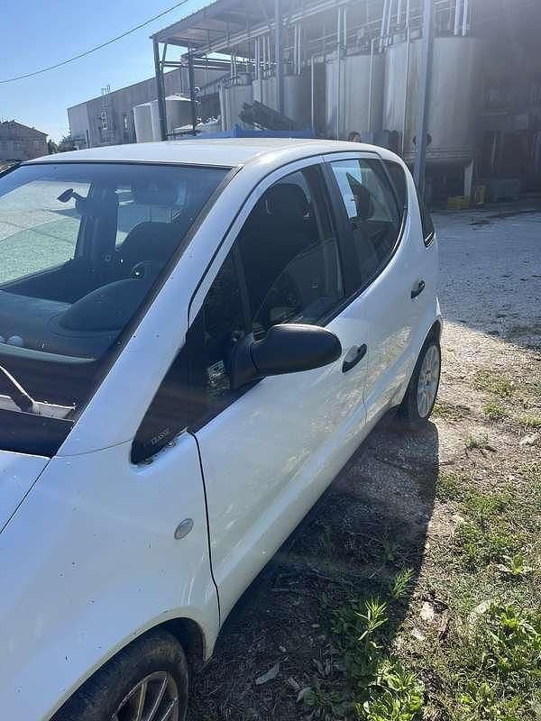Usata Mercedes A160 Elegance 102 CV (75 kW) 1998 Monovolume