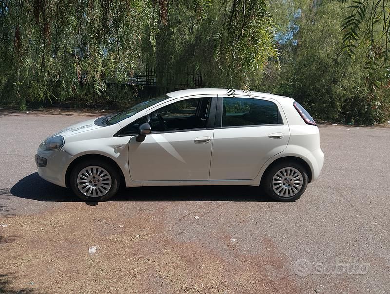 Usata Fiat Punto Evo 65 CV (47 kW) 2016 Bianco Utilitaria